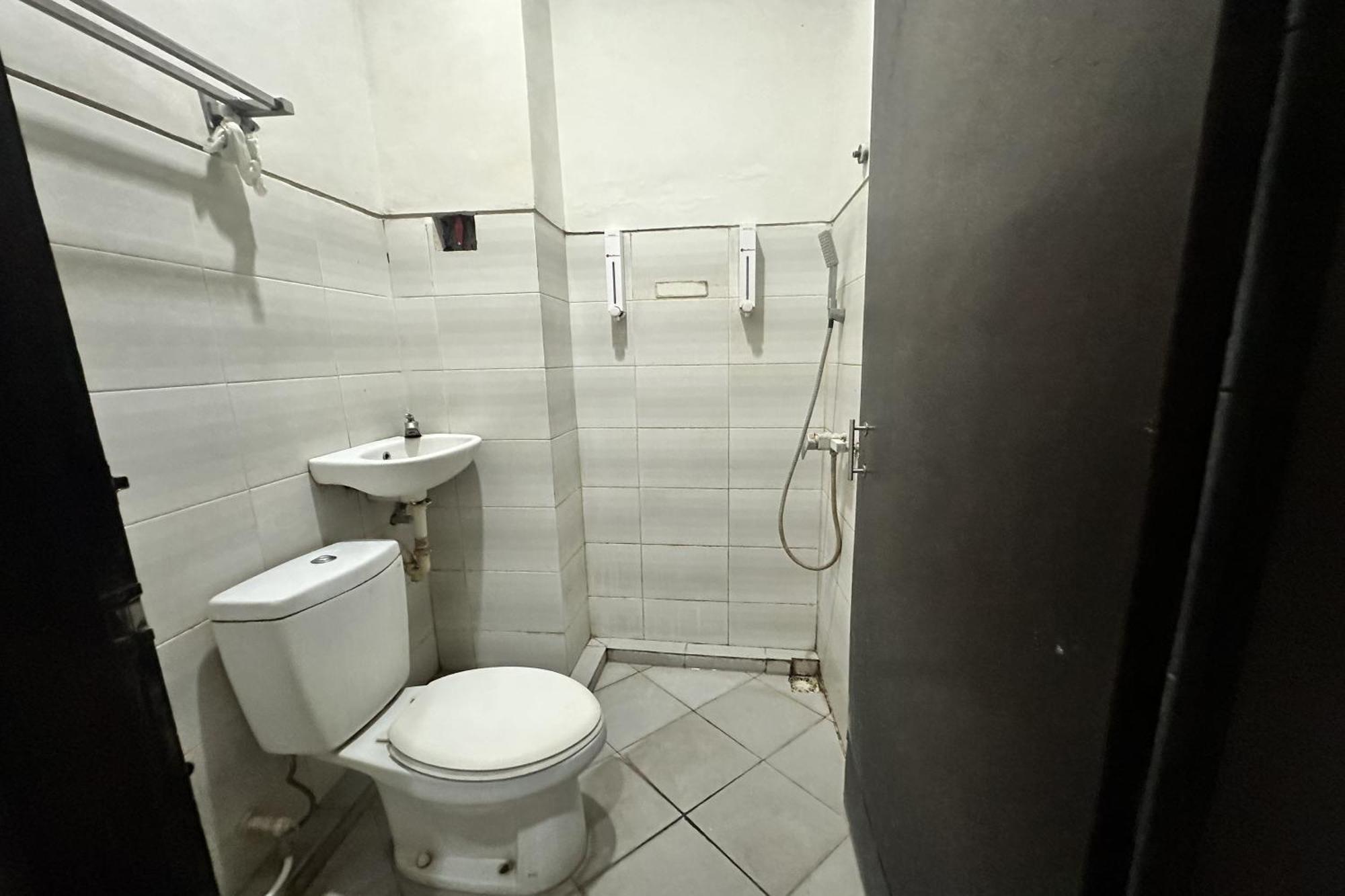 OYO 3156 Hotel Warta Dua Denpasar  Bagian luar foto