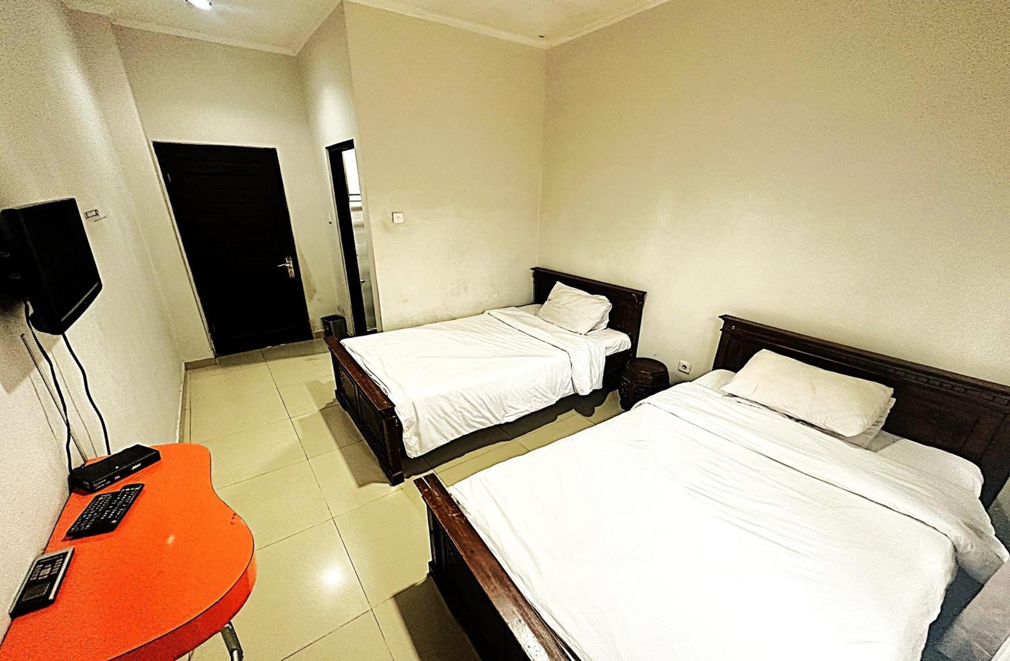 OYO 3156 Hotel Warta Dua Denpasar  Bagian luar foto