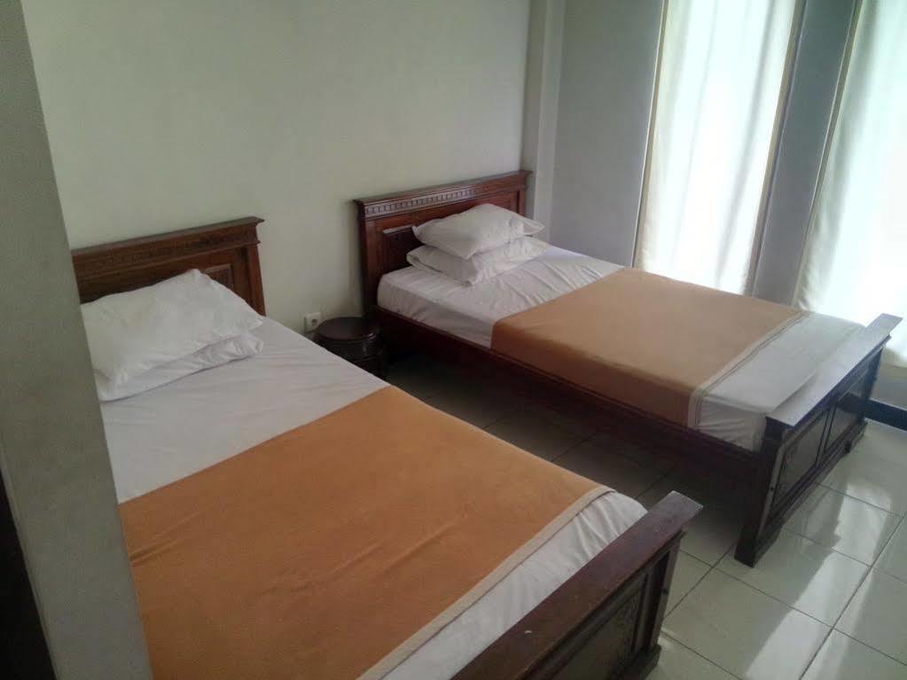 OYO 3156 Hotel Warta Dua Denpasar  Bagian luar foto